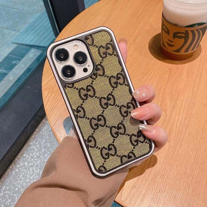 ブランド カバー アイフォーン15 gucci風 