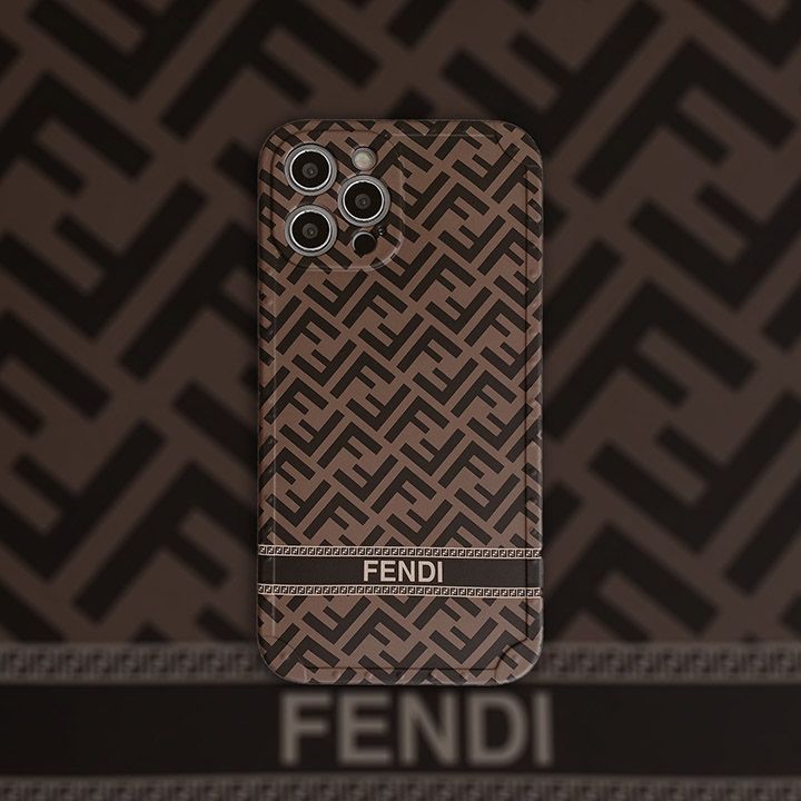 アイフォーン15pro fendi ケース 