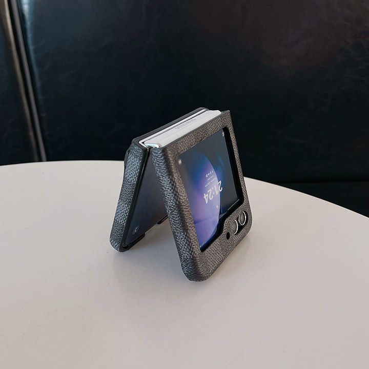 ブランド カバー アイフォン 15プロ ルイビトン風 