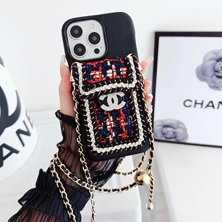 アイフォン 15 スマホケースchanel ストラップ付き