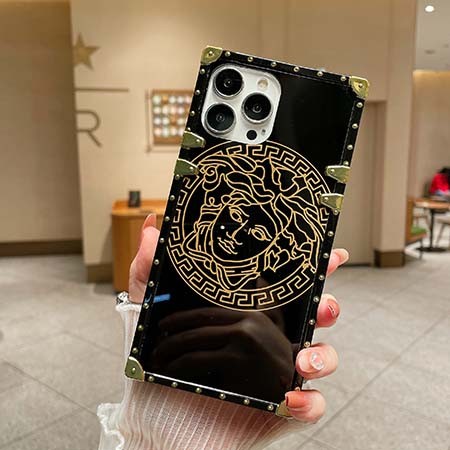 アイフォン 15 plus versace風 カバー 欧米風