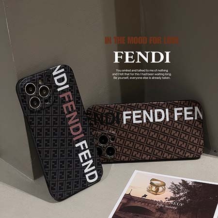iphone 15 ultra ケース fendi風 