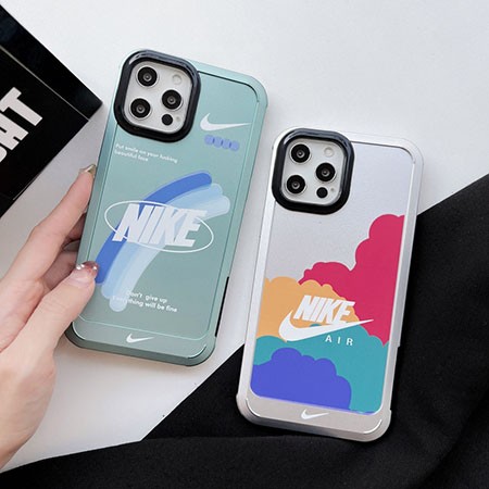 ハイブランド 携帯ケース アイフォン 15 ultra nike風 