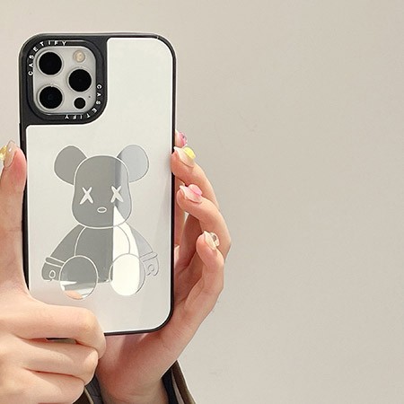 ブランド カバー アイフォーン 16pro カウズ kaws 