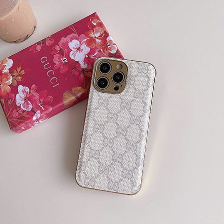 アイフォン 15 plus ケース 芸能人 グッチ風