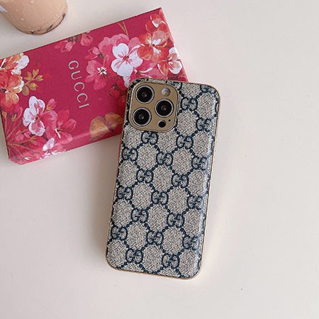 アイフォン 15 plus ケース 芸能人 グッチ風