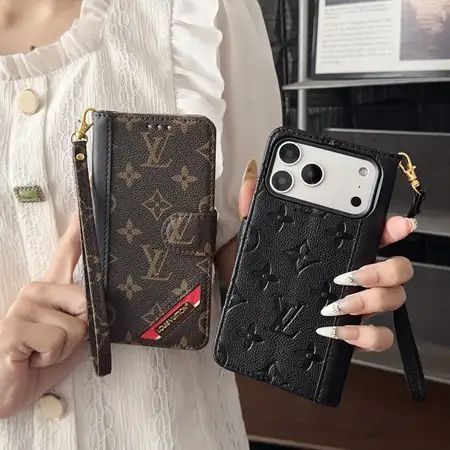iphone17ブランド gucci グッチ アイホン17 ケース  サメの口